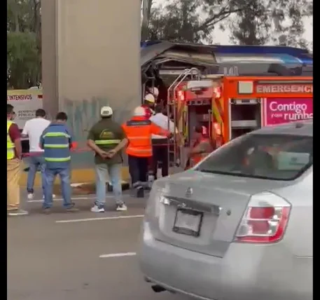 Caos en la Autopista: Aparatoso accidente de autobús en puente de La María