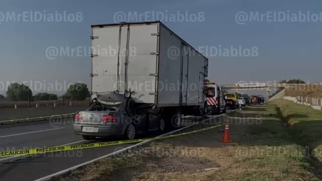 Fallece automovilista en fuerte choque en Ixtapaluca