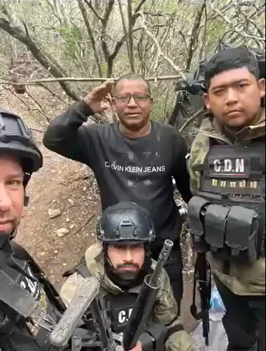 ¡Exmilitar colombiano o mexicano entrena a sicarios del Cartel del Noreste/Zetas en Nuevo Laredo!
