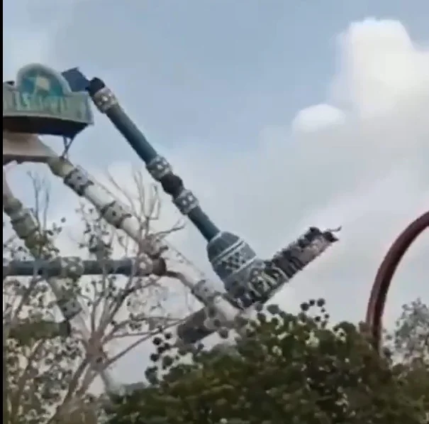 ¿Negligencia o falta de mantenimiento? Investigan caída de juego mecánico en Six Flags México