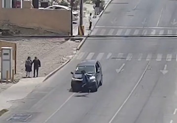 VIDEO: Irresponsable conductor atropella a niña en Puebla y se da a la fuga