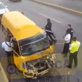 Accidente de transporte escolar en Tlalnepantla deja seis personas lesionadas