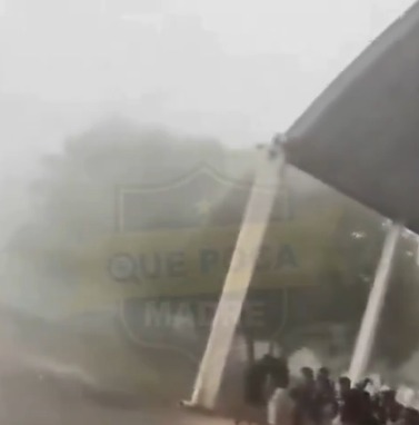 Tormenta provoca colapso en unidad deportiva de Zamora y deja al menos tres heridos