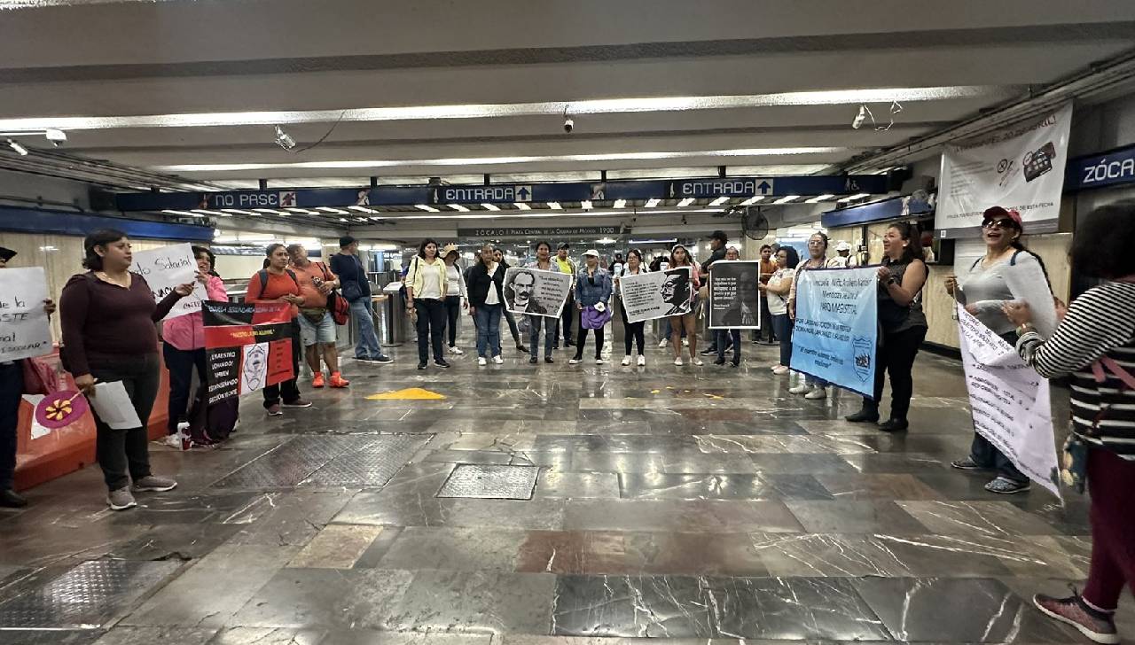 La CNTE activa el «Metro Popular» y permite acceso gratuito en varias estaciones de la CDMX